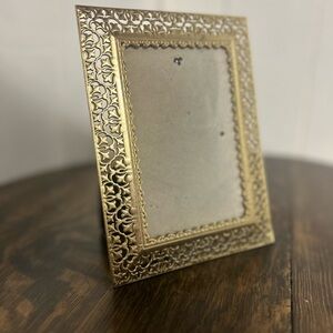 Ornate Gold Metal Picture Frame - Elegant Home Accent - 4x6 Photo Size
